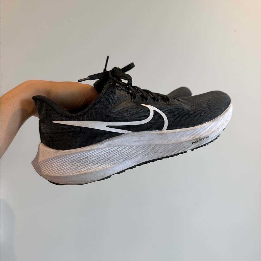 Nike Air Zoom Pegasus 39 (Size 7)